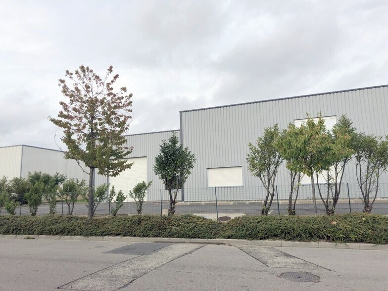 Industriel/Logistique dans Reims à louer - Photo de l’immeuble – Image 2 sur 4