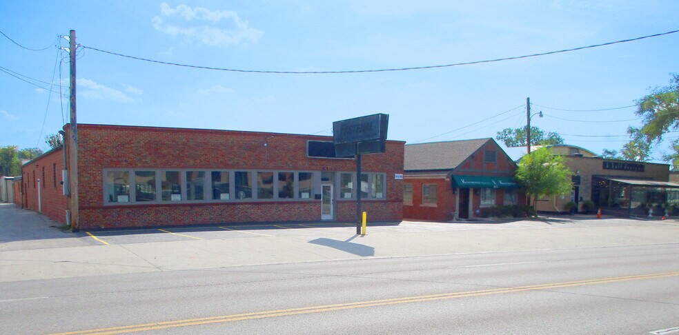 8410-8412 Manchester Rd portefeuille de 2 biens à vendre sur LoopNet.fr - Photo de l’immeuble – Image 2 sur 2