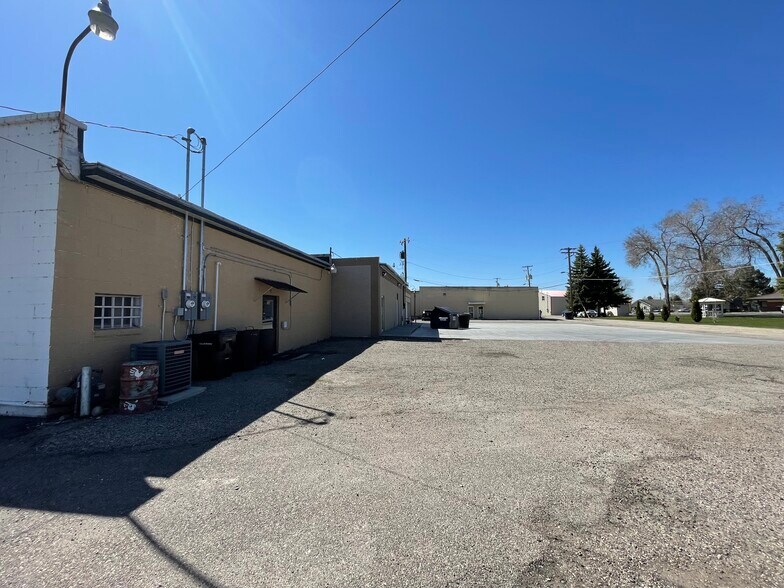 124 S State St, Shelley, ID à louer - Photo de l’immeuble – Image 3 sur 3