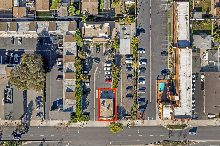 5633 Lincoln Ave, Cypress, CA à louer - Photo de l’immeuble – Image 2 sur 9