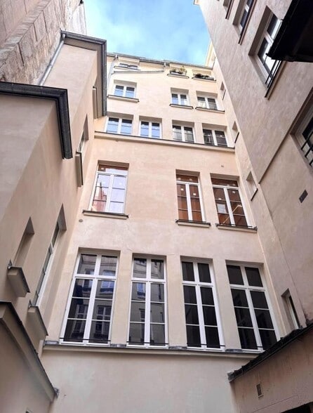 Bureau dans Paris à louer - Photo de l’immeuble – Image 1 sur 6
