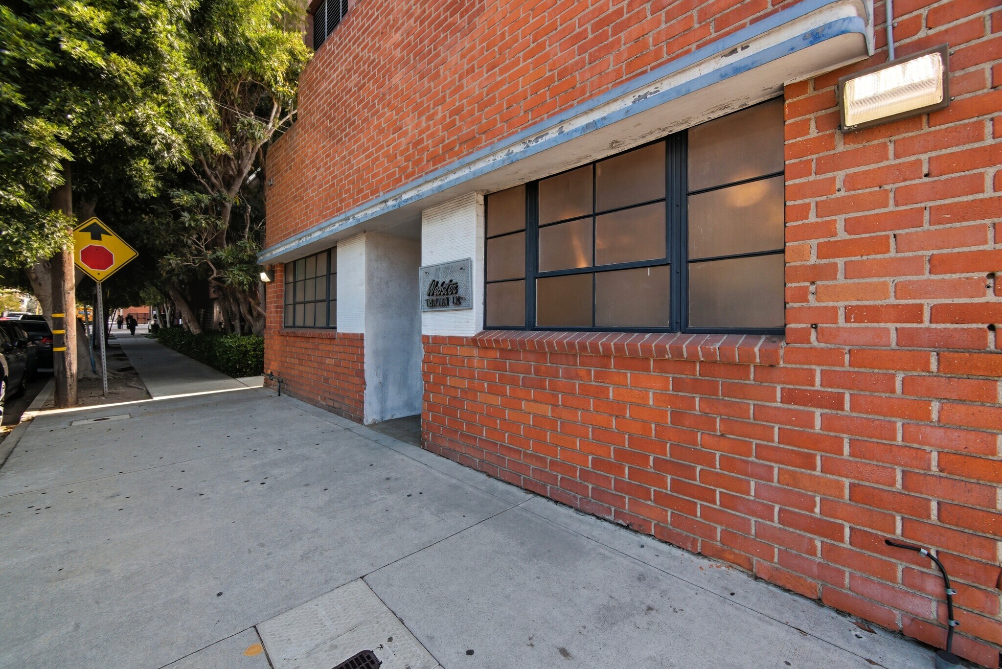 11856 Mississippi Ave, Los Angeles, CA à vendre Photo de l’immeuble– Image 1 sur 26
