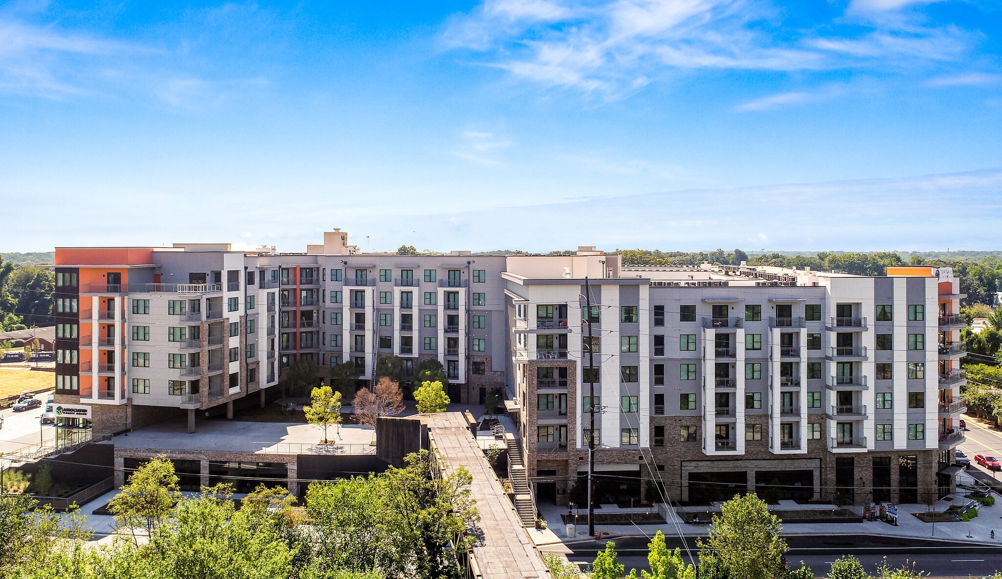 2641 E College Ave, Decatur, GA à louer Photo principale– Image 1 sur 8