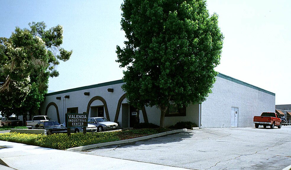 124-136 S Valencia Ave, Glendora, CA à louer - Photo de l’immeuble – Image 2 sur 7