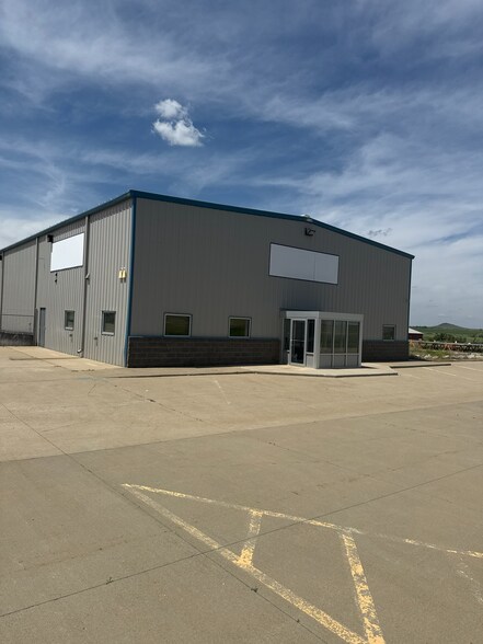 11107 31P St SW, Dickinson, ND à vendre - Photo de l’immeuble – Image 2 sur 6