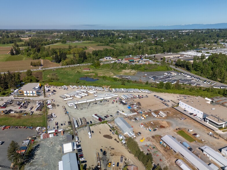 2200 Iron Mills Crt, Abbotsford, BC à louer - Photo de l’immeuble – Image 3 sur 25