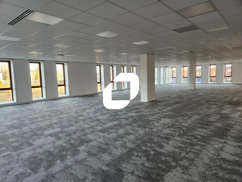 Bureau dans Liévin à louer - Photo de l’immeuble – Image 2 sur 17