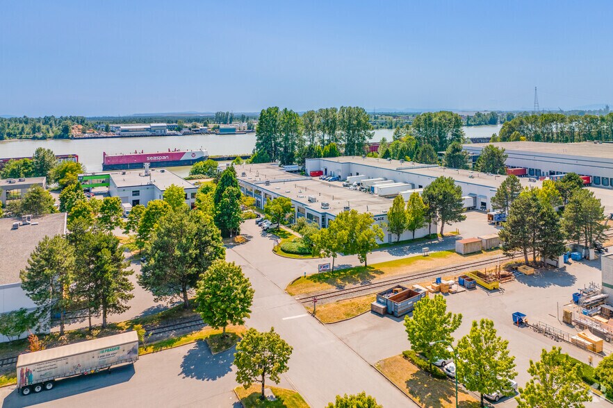 590 Ebury Pl, Delta, BC à louer - Aérien – Image 2 sur 5