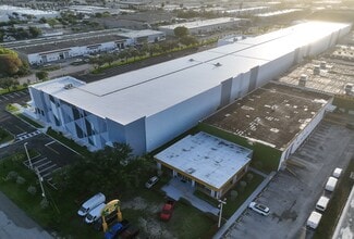 4995 NW 77th Ave, Miami, FL à louer Aérien– Image 2 sur 5