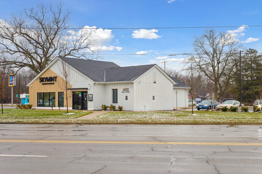 3630 Gull Rd, Kalamazoo, MI à vendre - Photo de l’immeuble – Image 3 sur 6