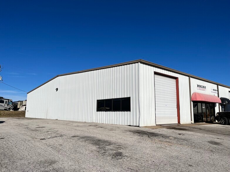 1641-1653 W Lloyd St, Ozark, MO à louer - Photo de l’immeuble – Image 2 sur 5