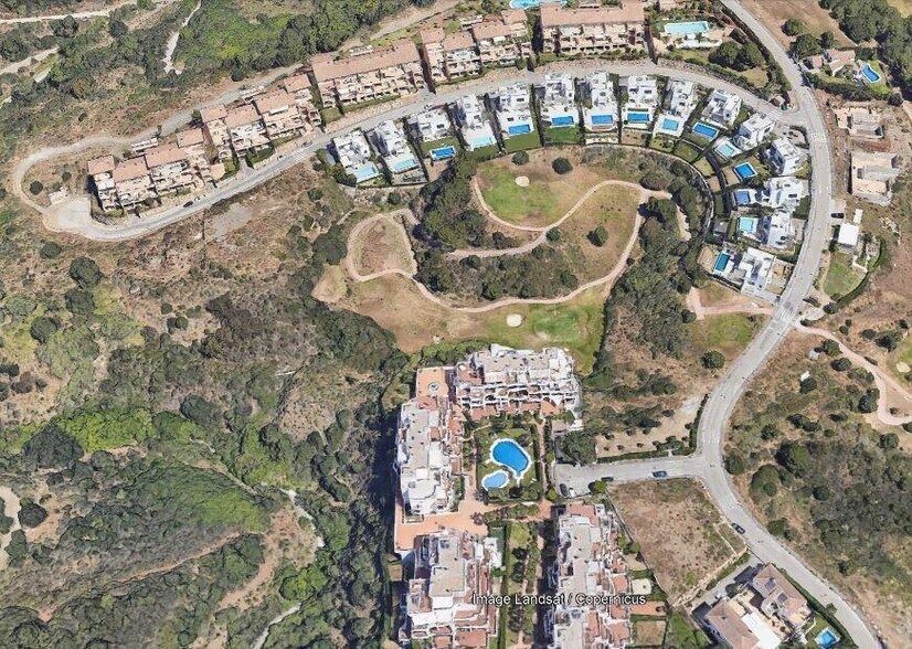 Terrain dans Estepona, Málaga à vendre - Aérien – Image 2 sur 2