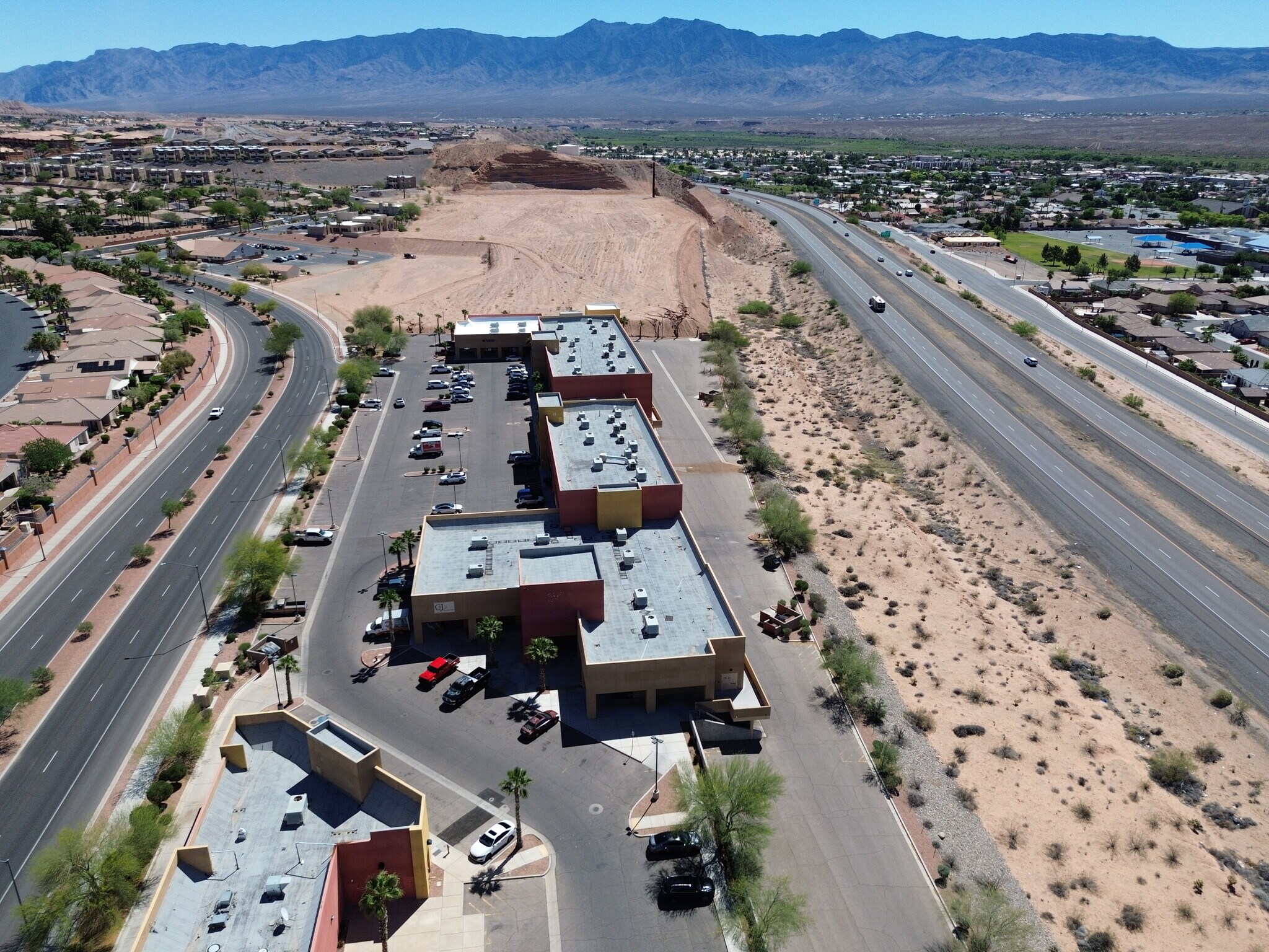 550-570 W Pioneer Blvd, Mesquite, NV à louer Photo principale– Image 1 sur 11