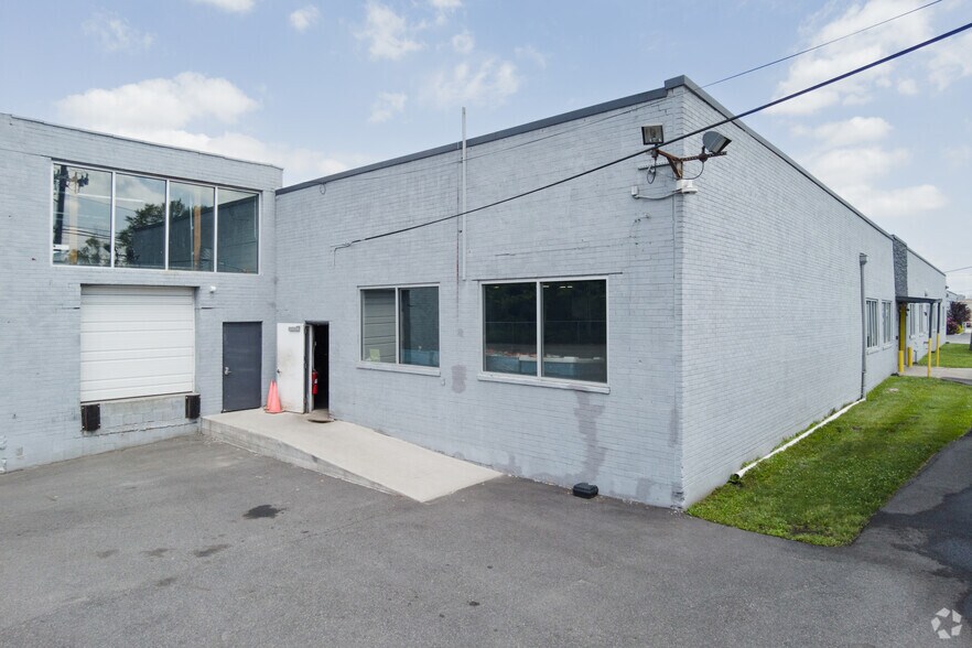 215 S Newman St, Hackensack, NJ à louer - Photo de l’immeuble – Image 2 sur 10