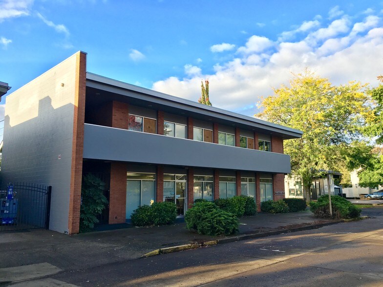 390 W 12th Ave, Eugene, OR à vendre - Photo de l’immeuble – Image 2 sur 14