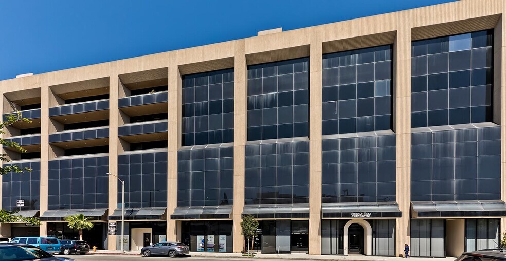 250 N Robertson Blvd, Beverly Hills, CA à louer - Photo de l’immeuble – Image 2 sur 5