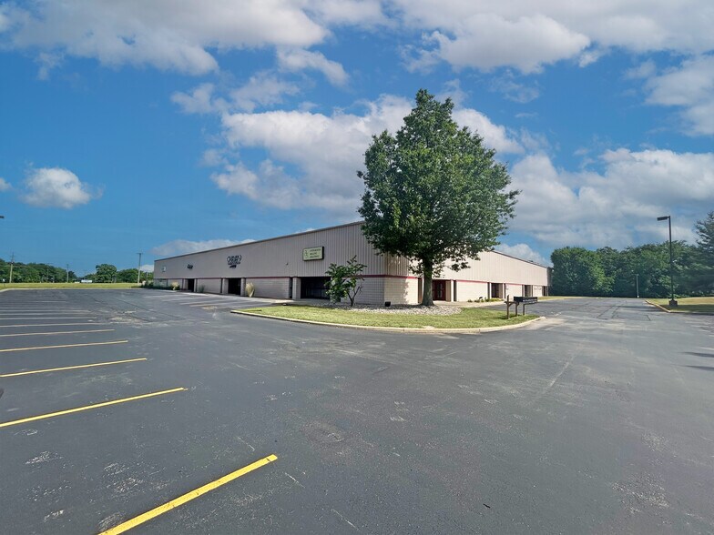 3371 W Cleveland Rd, South Bend, IN à louer - Photo de l’immeuble – Image 1 sur 9