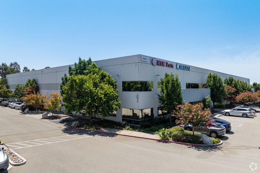 6951 Southfront Rd, Livermore, CA à louer - Photo principale – Image 1 sur 6