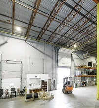 1041 Boul Pierre-Bertrand, Québec, QC à louer Photo intérieure– Image 2 sur 4