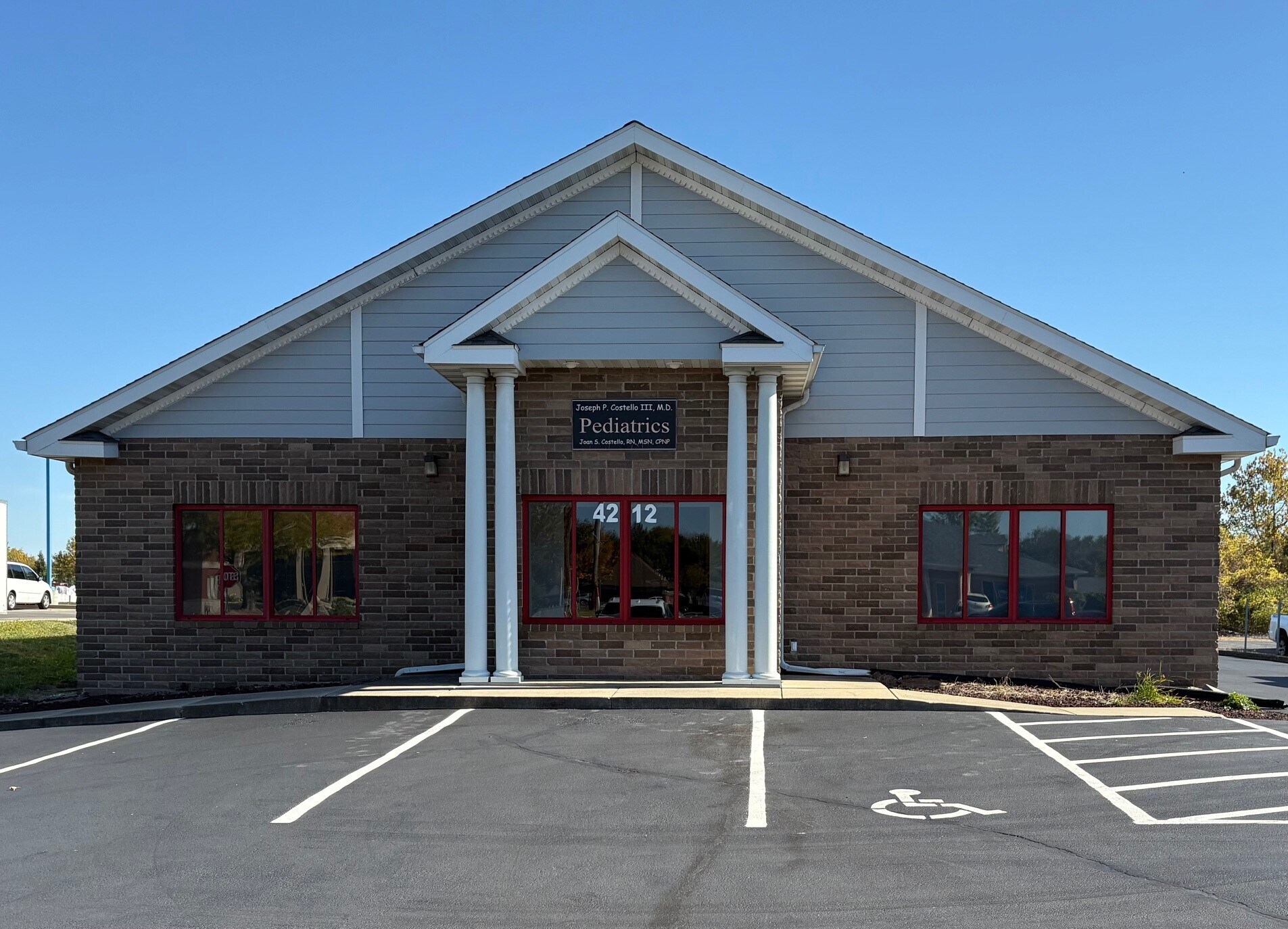 4212 N Illinois St, Swansea, IL à louer Photo de l’immeuble– Image 1 sur 10