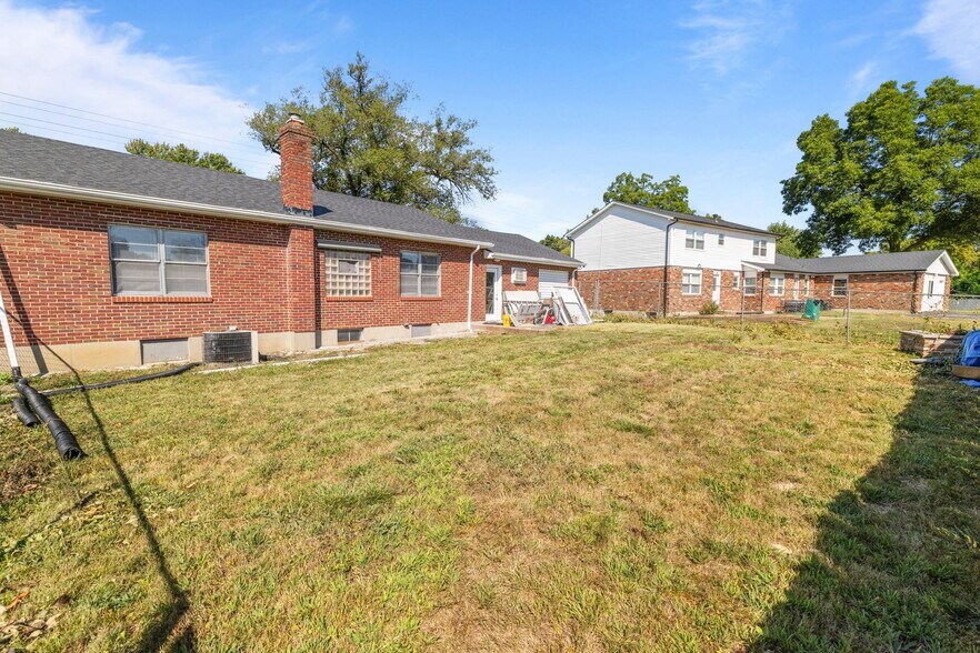 10236 Halls Ferry Rd, Saint Louis, MO à vendre - Photo de l’immeuble – Image 3 sur 14
