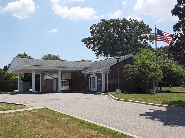 21333 Telegraph Rd, Brownstown Township, MI à louer Photo principale– Image 1 sur 14