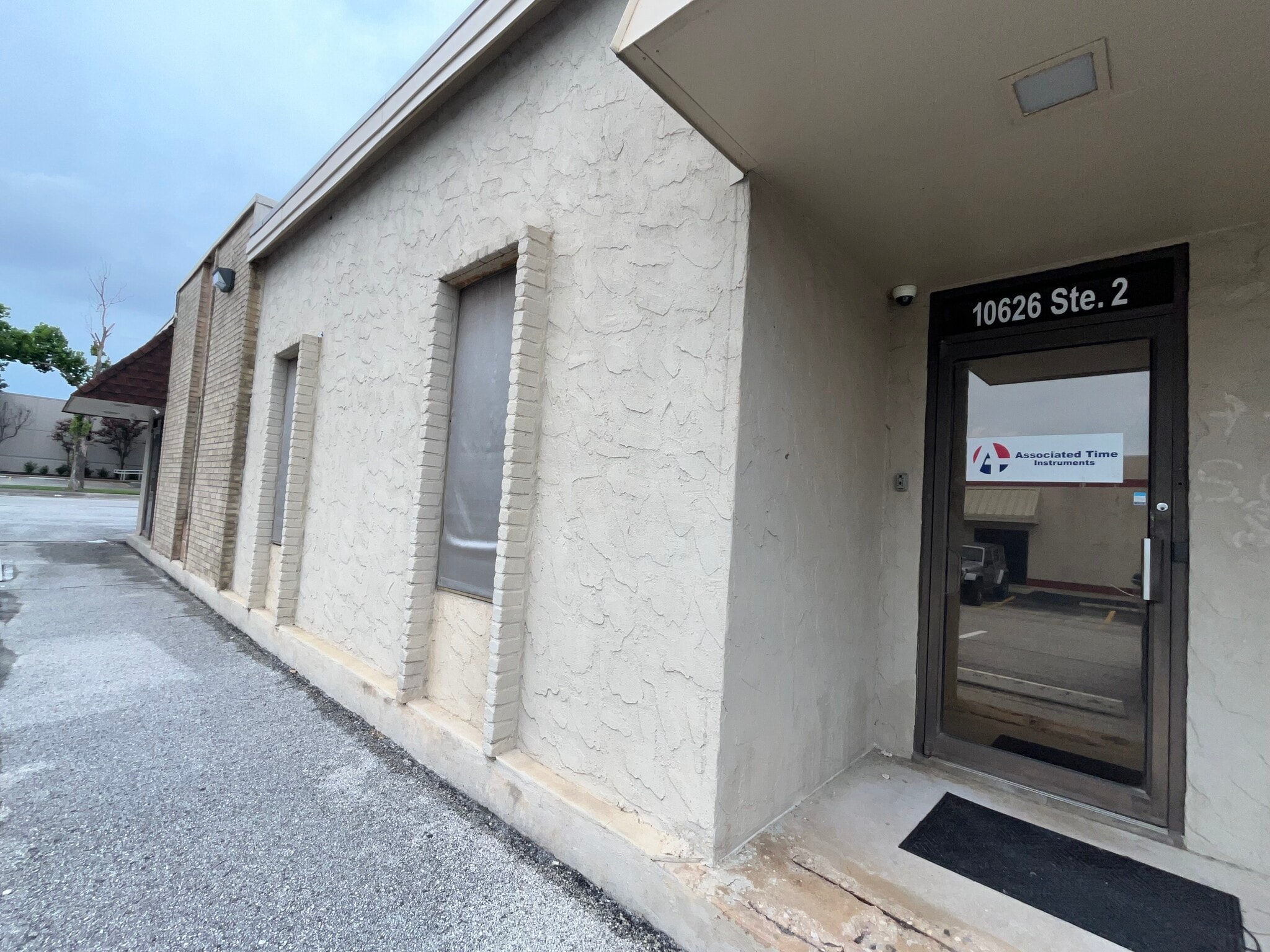 10646 Gulfdale St, San Antonio, TX à louer Photo de l’immeuble– Image 1 sur 7