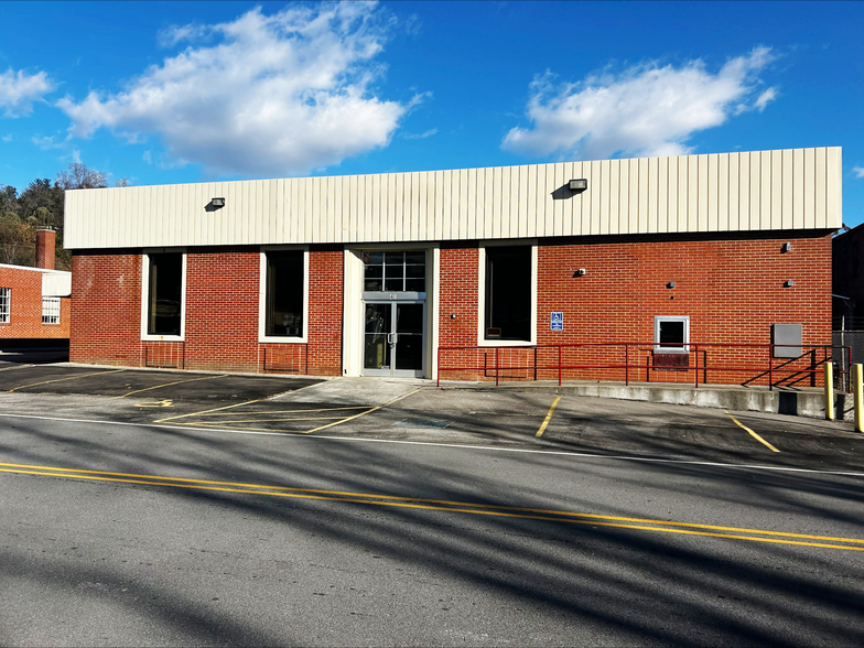 40 Main St, Boones Mill, VA à vendre - Photo de l’immeuble – Image 1 sur 36