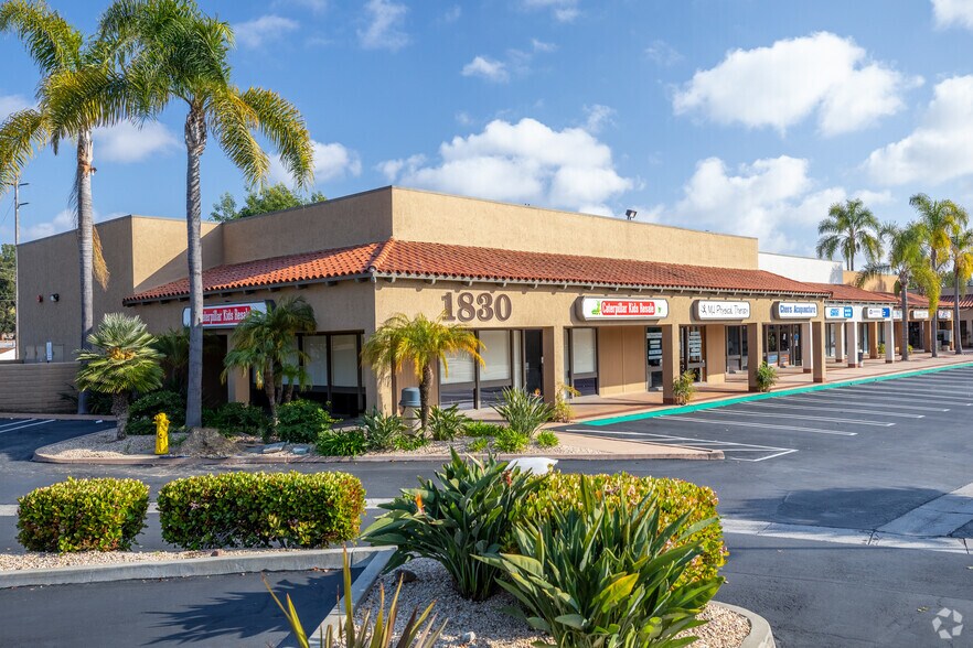 1830-1876 Hacienda Dr, Vista, CA à louer - Photo principale – Image 1 sur 2