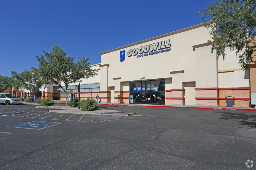 2070 S Power Rd, Mesa, AZ à louer - Photo de l’immeuble – Image 2 sur 12