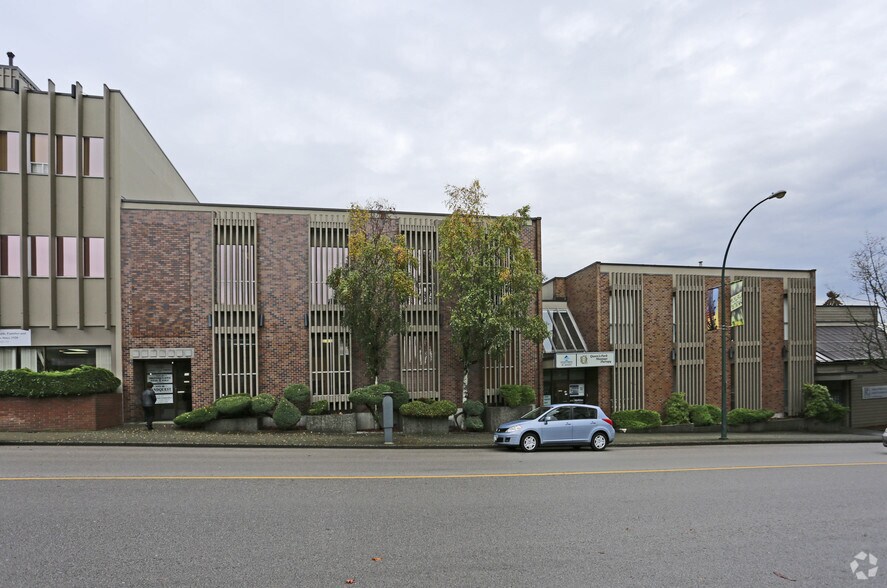 313 Sixth St, New Westminster, BC à louer - Photo de l’immeuble – Image 2 sur 4