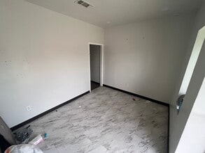 4305 FM 1187, Burleson, TX à louer Photo de l’immeuble– Image 1 sur 11