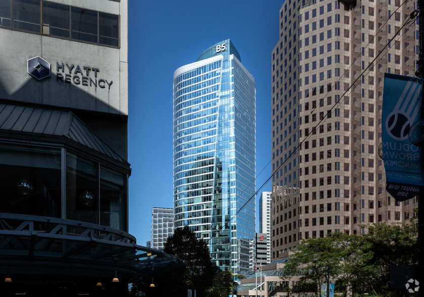 550 Burrard St, Vancouver, BC à louer - Photo de l’immeuble – Image 2 sur 12