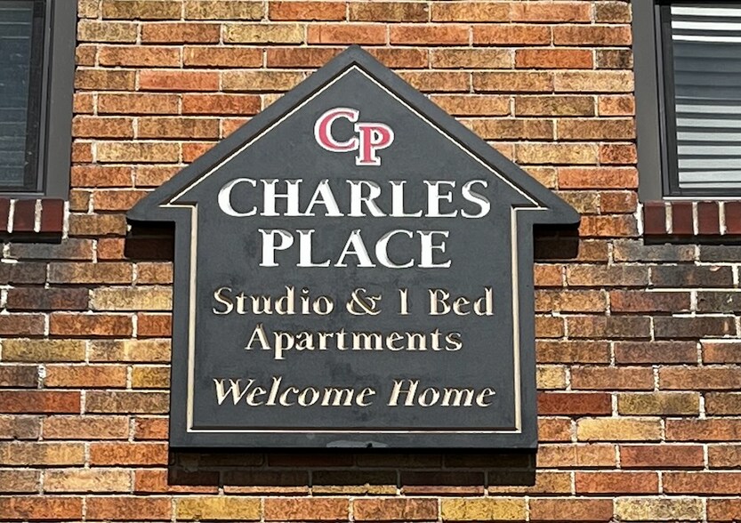 1631 Charles Ave, Saint Paul, MN à vendre - Photo de l’immeuble – Image 3 sur 8