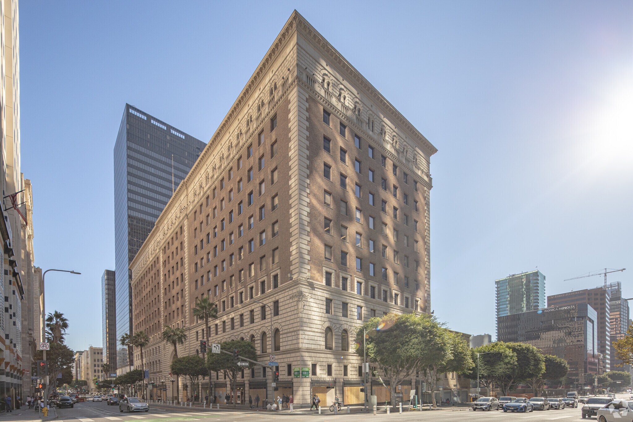 818 W 7th St, Los Angeles, CA à louer Photo principale– Image 1 sur 11