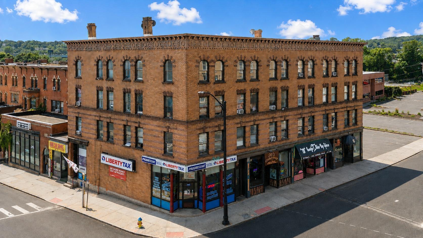 27 Units Mixed Use | Meadow & West Main portefeuille de 3 biens à vendre sur LoopNet.fr Photo de l’immeuble– Image 1 sur 30