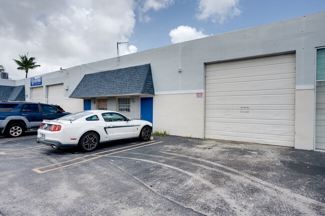 Plus de détails pour 12110-12158 SW 114th Pl, Miami, FL - Local d'activités à louer