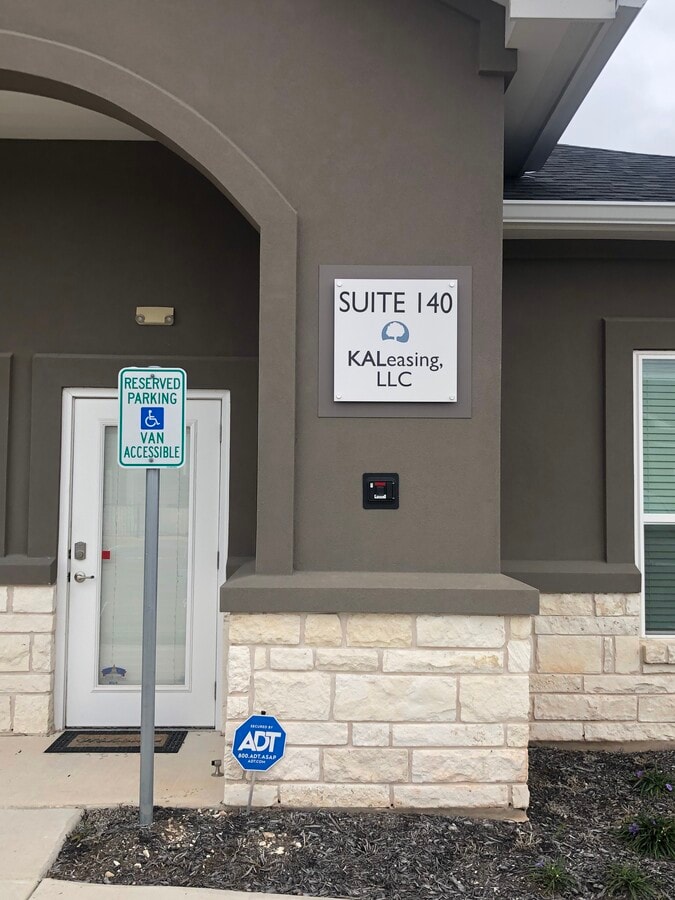 660 S Bagdad Rd, Leander, TX 78641 - Lot 140 -  - Photo intérieure - Image 2 of 11