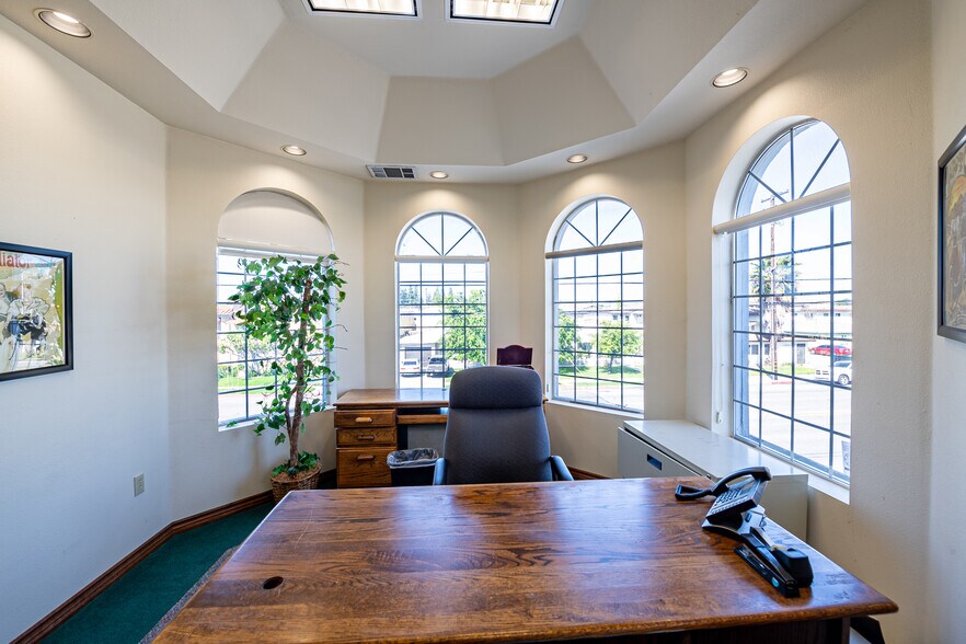16600 Woodruff Ave, Bellflower, CA à louer - Photo intérieure – Image 3 sur 10