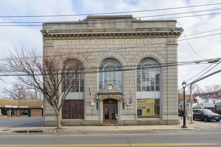 145 Main St, Port Washington, NY à vendre - Photo de l’immeuble – Image 2 sur 25