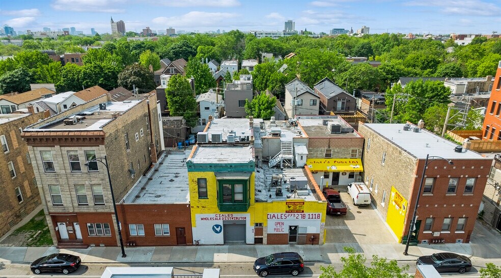 2135-2147 W Armitage Ave portefeuille de 6 biens à vendre sur LoopNet.fr - Photo de l’immeuble – Image 2 sur 9