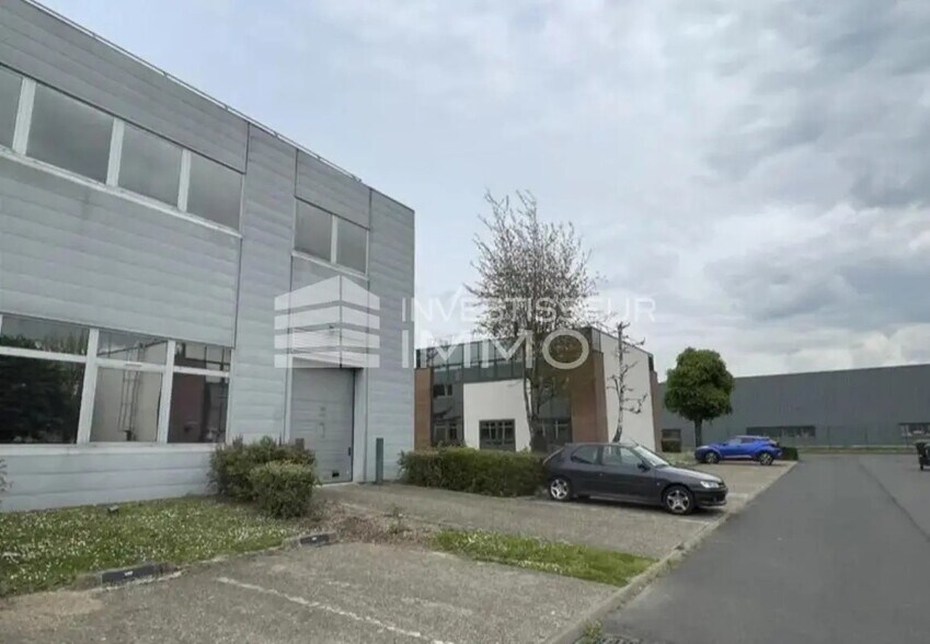 Local d’activités dans Mitry-Mory à louer - Photo de l’immeuble – Image 1 sur 4