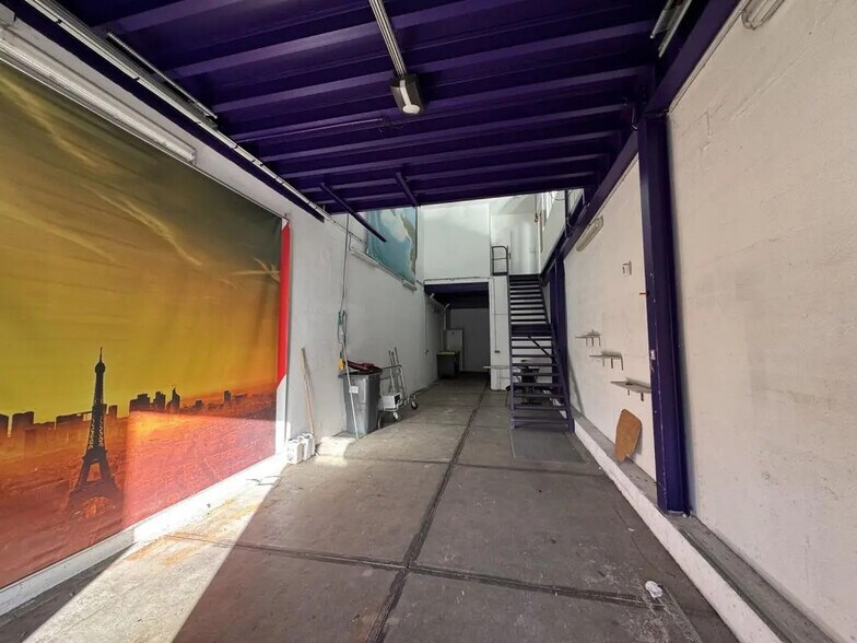 Local d'activités dans Sartrouville à vendre - Photo de l’immeuble – Image 1 sur 7