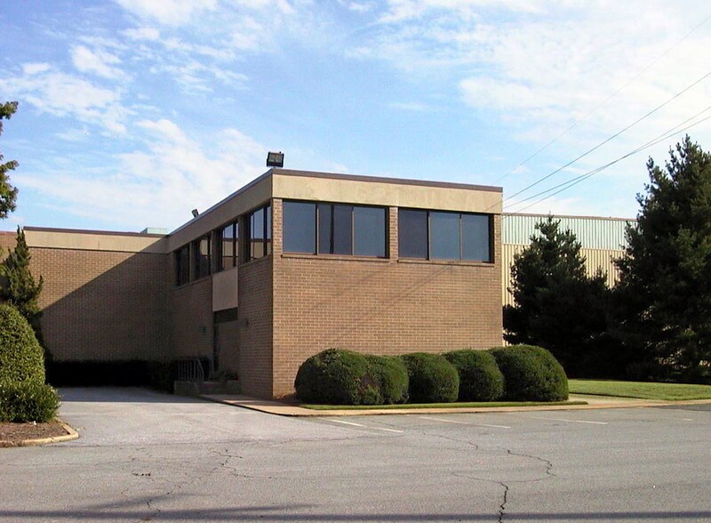 4350 Peachtree Industrial Blvd, Peachtree Corners, GA à louer - Photo de l’immeuble – Image 2 sur 2