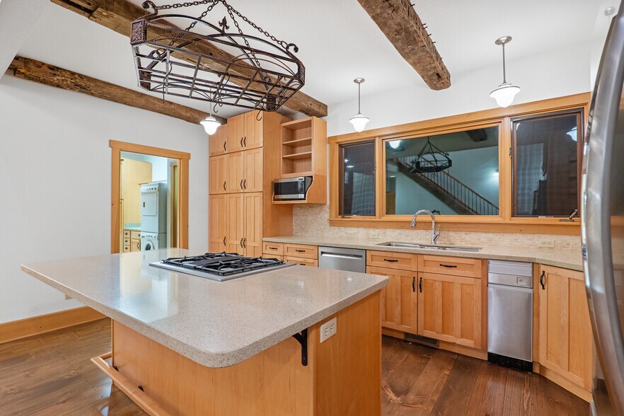243 Ridgeline Dr, Brevard, NC à vendre - Photo intérieure – Image 3 sur 100