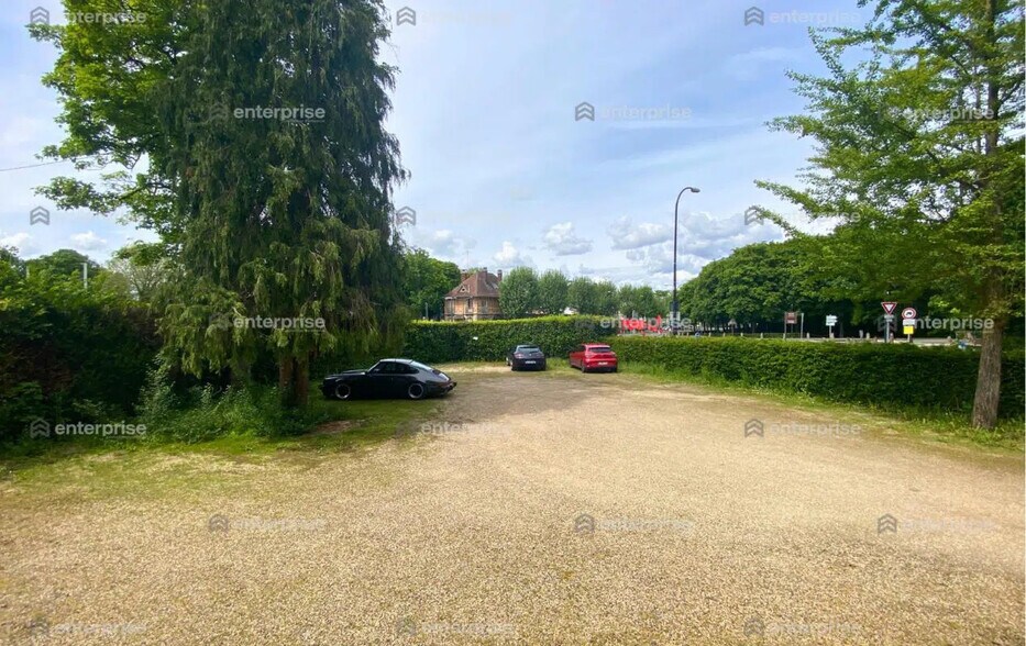 Bureau dans Chantilly à louer - Photo de l’immeuble – Image 3 sur 9