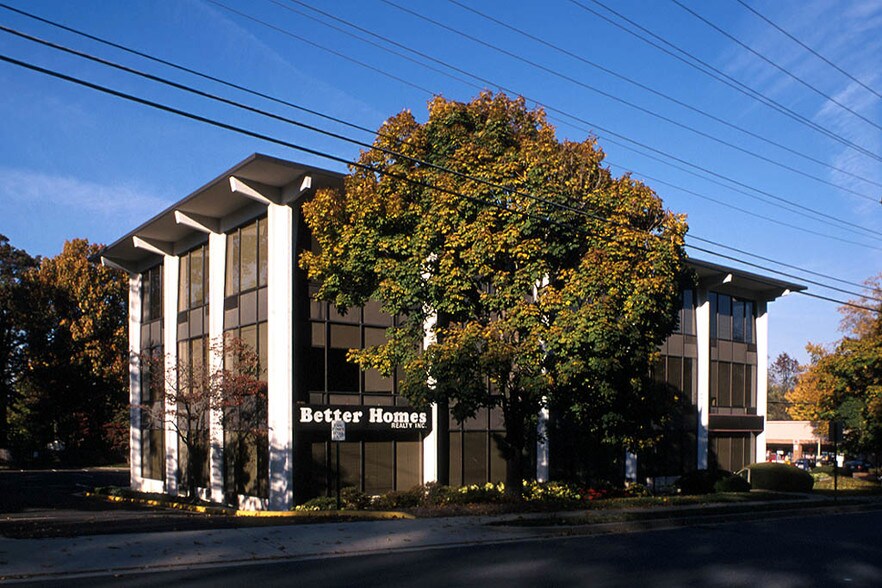 6045 N Wilson Blvd, Arlington, VA à louer - Photo de l’immeuble – Image 2 sur 8