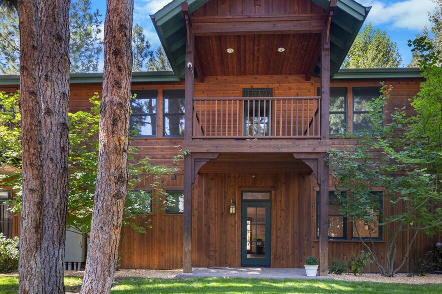 750 Buckaroo Trl, Sisters, OR à vendre - Photo de l’immeuble – Image 3 sur 57
