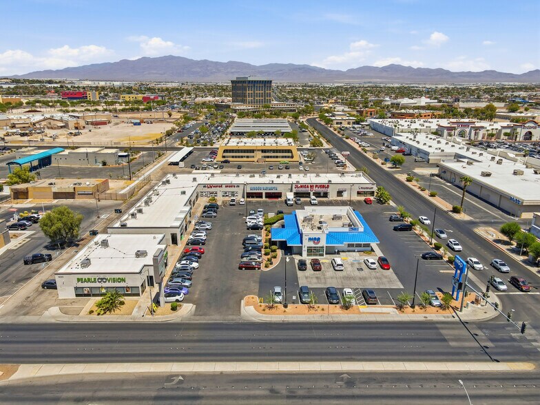 1820 E Lake Mead Blvd, North Las Vegas, NV à vendre - Photo de l’immeuble – Image 2 sur 26