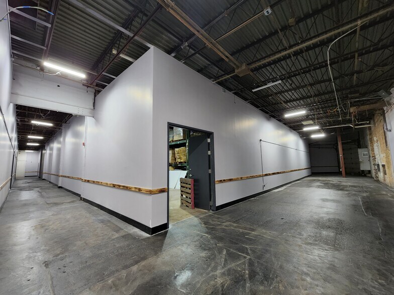 845-873 S 55th St, Philadelphia, PA à louer - Photo intérieure – Image 3 sur 23
